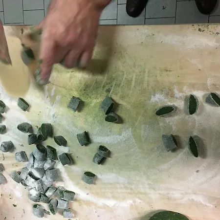 酒店 Latini 切塔尔多