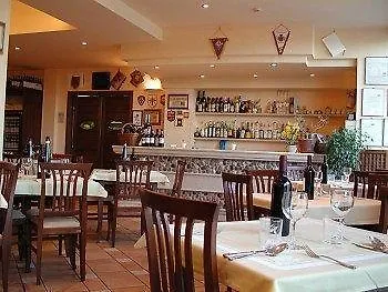 酒店 Latini 切塔尔多